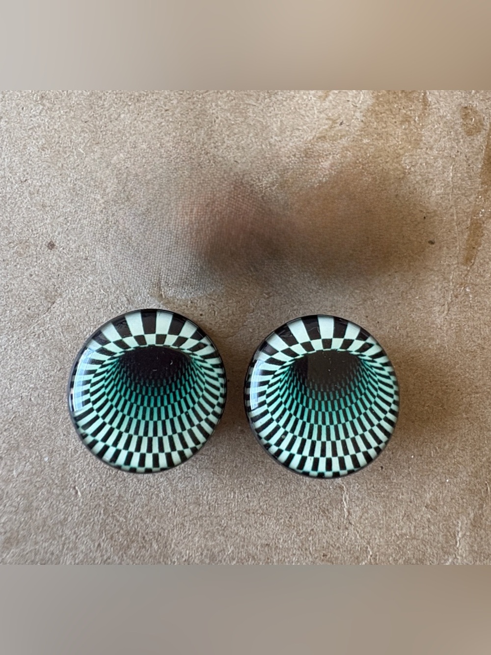 Optical Illusion Plugs